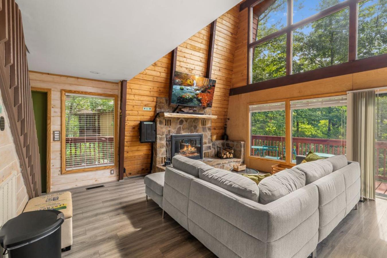 Treetops Chalet - 3Bd/2Bt Boutique Cabin W/Mt Leconte Views In Gatlinburg Dış mekan fotoğraf