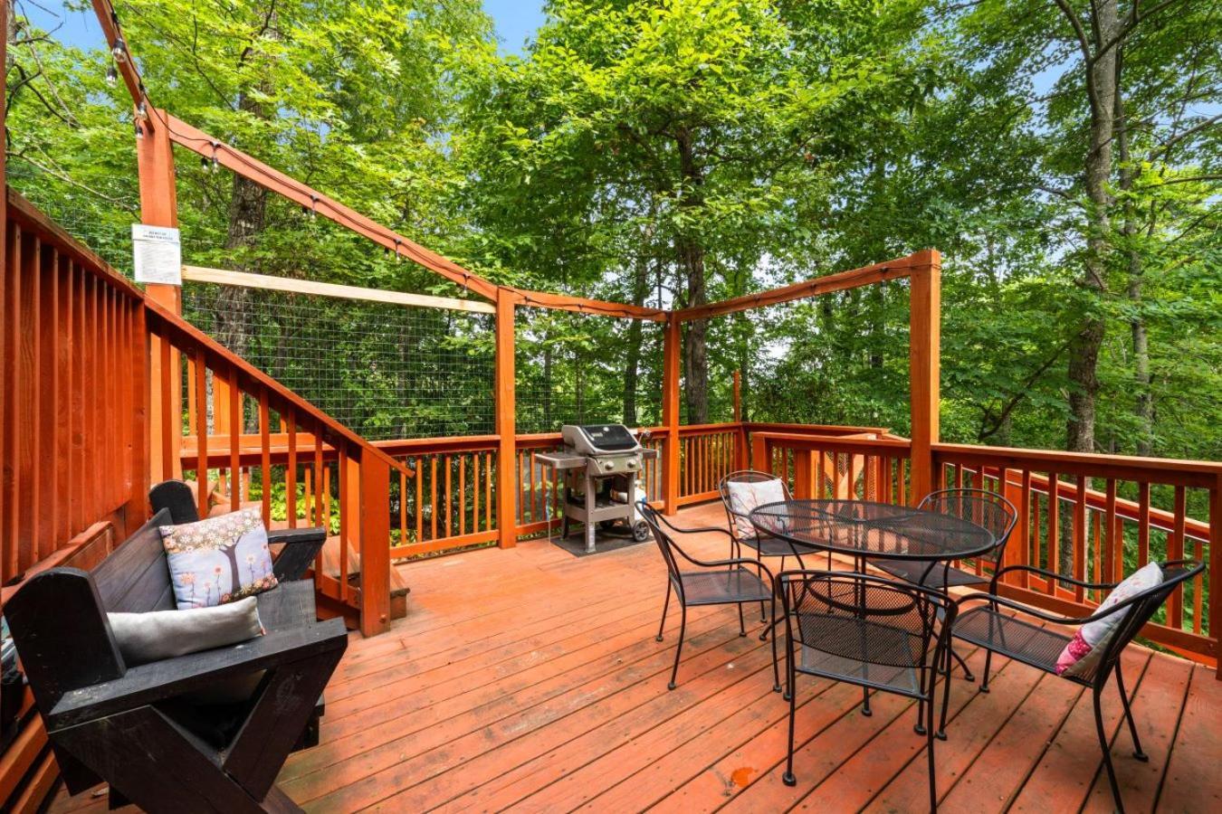 Treetops Chalet - 3Bd/2Bt Boutique Cabin W/Mt Leconte Views In Gatlinburg Dış mekan fotoğraf